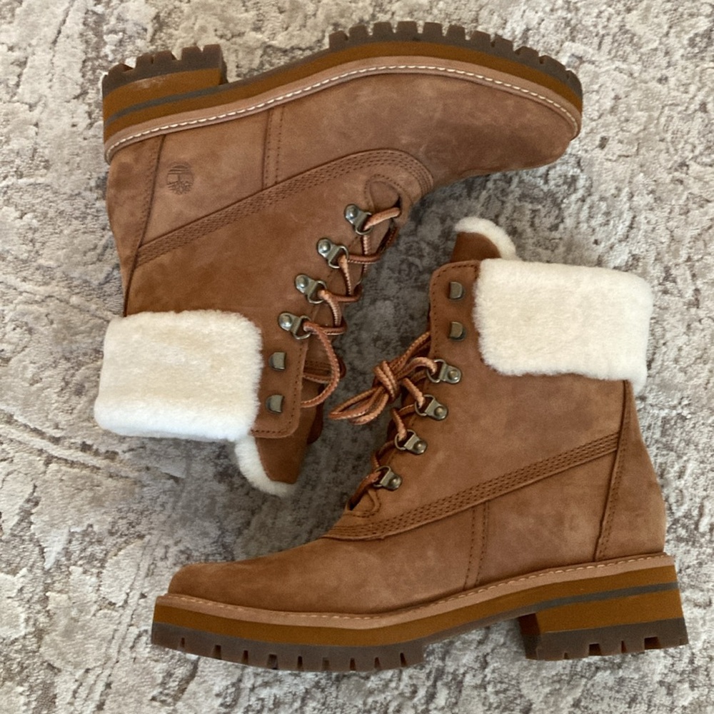 Timberland | Courmayeur Valley boots w/ shearling trim